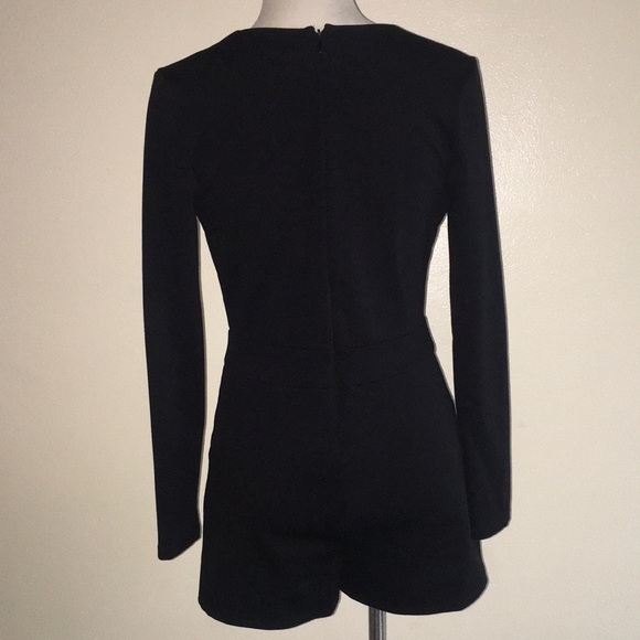 Black long sleeve short romper - Picture 2 of 4